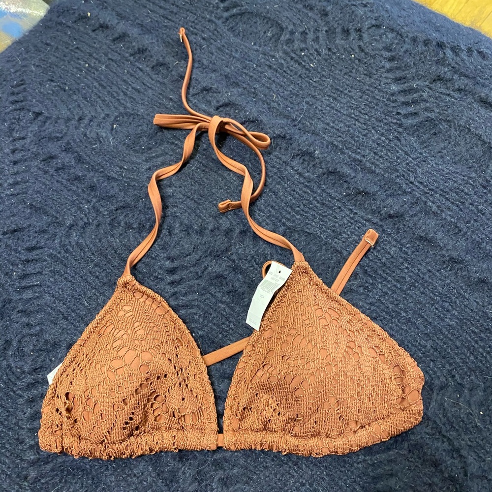 NWT triangle top